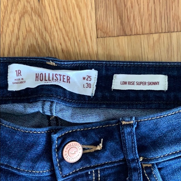 Hollister lowrise super skinny ripped Jean - Picture 4 of 4